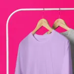 Świeżo wyprane ubrania na wieszaku po praniu w żelu Pinky NanoWash Color